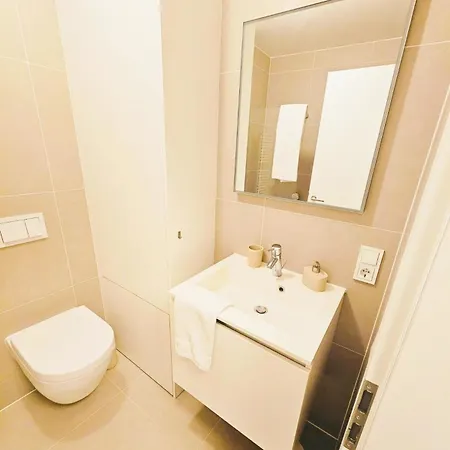 1br Flat With Free Parking-great Location In Cd8 Luxembourg